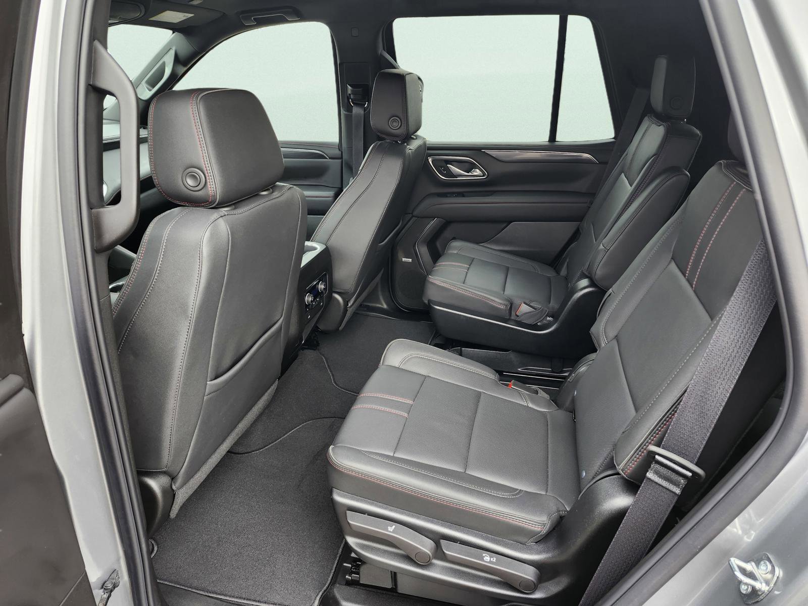 Used 2023 Chevrolet Tahoe RST w/ Luxury Package AWD/4WD image 29