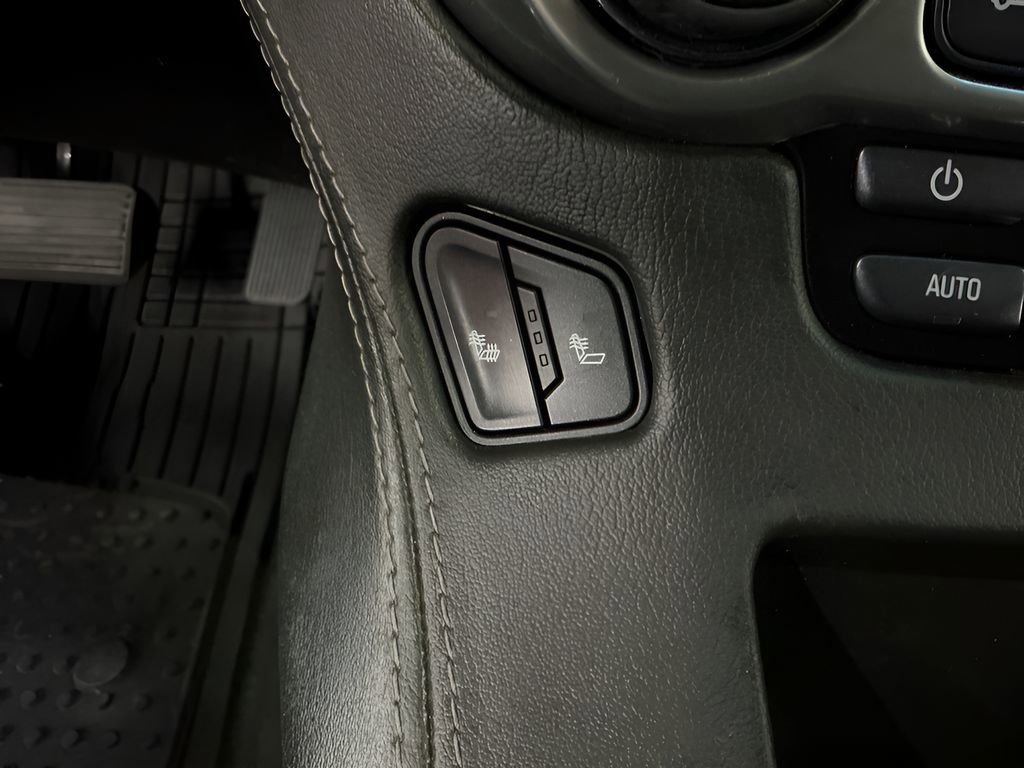 Used 2019 Chevrolet Suburban LT image 21