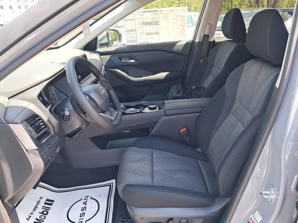 New 2026 Nissan Rogue SV AWD/4WD image 10