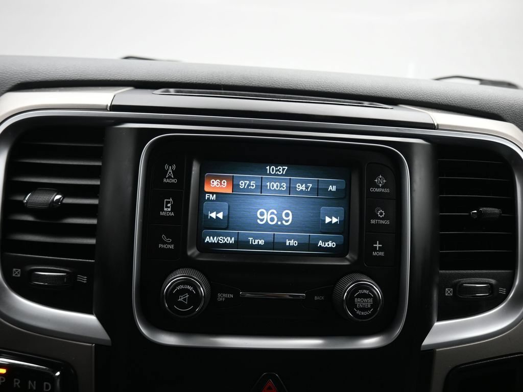 Used 2018 RAM 1500 Classic SLT AWD/4WD image 17