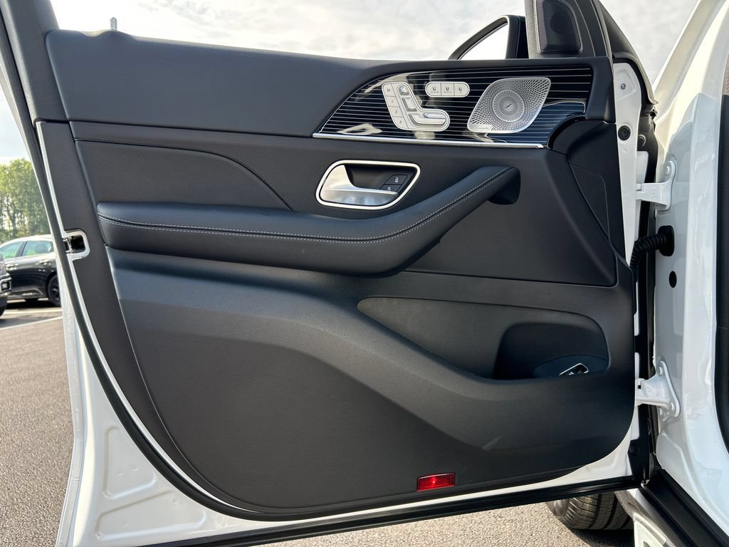 New 2026 Mercedes-Benz GLS 450 4MATIC image 10