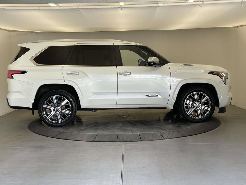 Used 2023 Toyota Sequoia Capstone AWD/4WD image 8