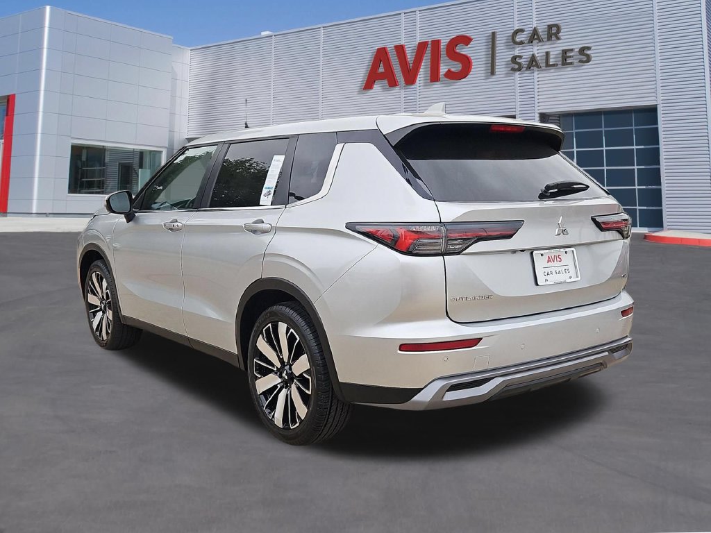 Used 2025 Mitsubishi Outlander SE AWD/4WD image 9