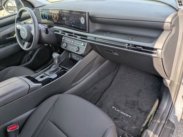 Certified 2025 Hyundai Tucson SE image 19