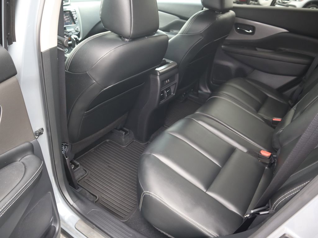 Used 2024 Nissan Murano SV w/ SV Midnight Edition Package image 10
