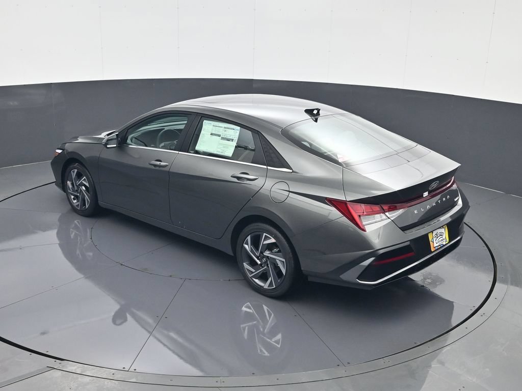 New 2026 Hyundai Elantra Limited FWD image 19