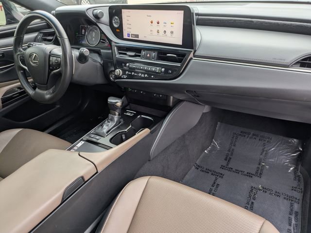 Used 2023 Lexus ES 300h w/ Premium Package image 34