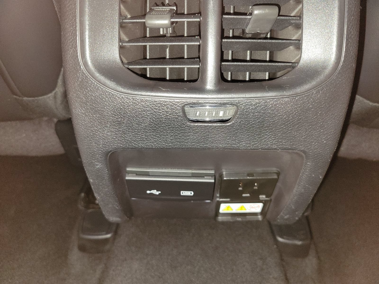 Used 2020 Jeep Cherokee Limited FWD image 11