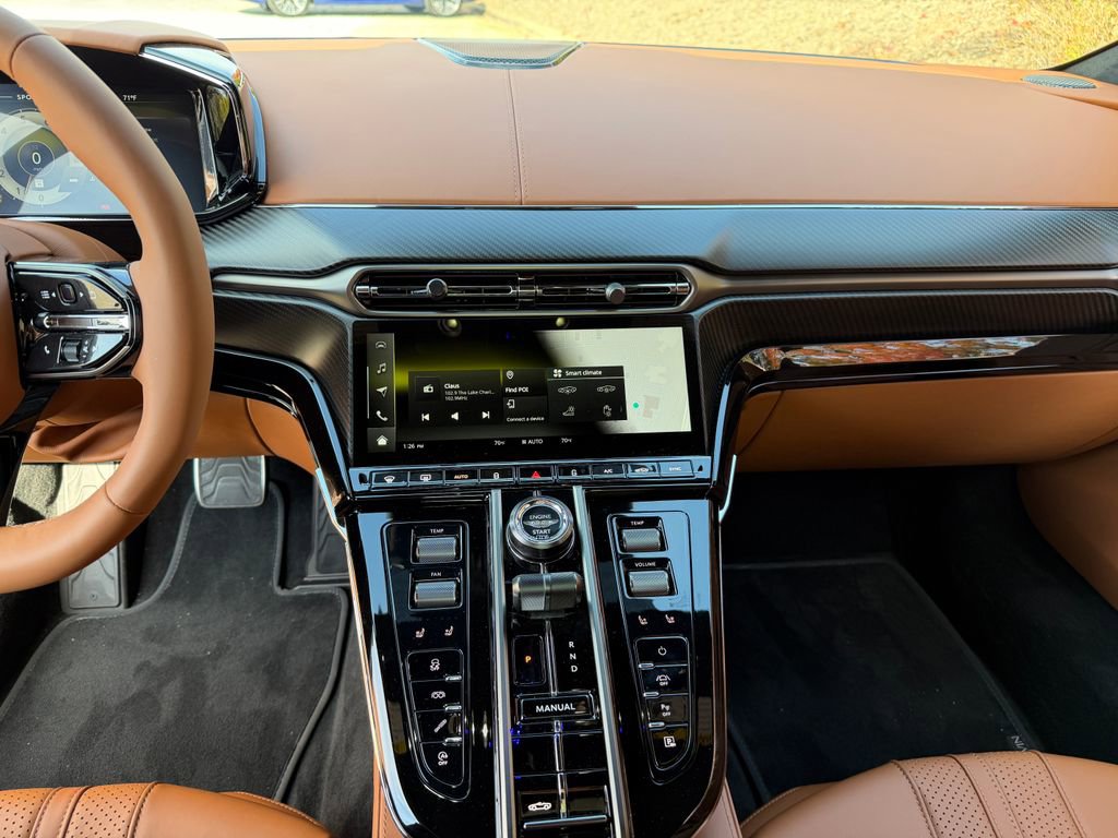 New 2026 Aston Martin V8 Vantage Convertible image 10