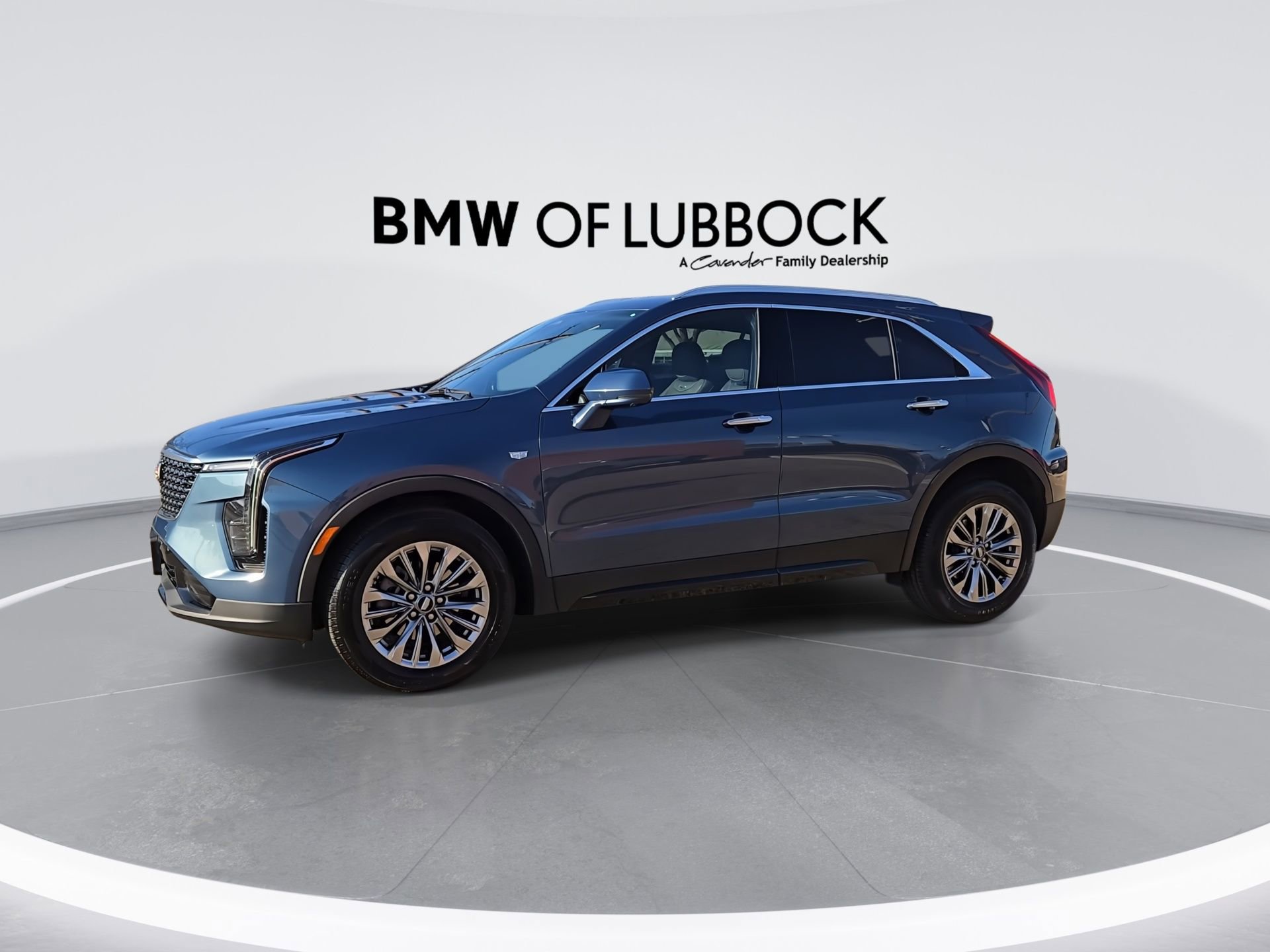 Used 2025 Cadillac XT4 Premium Luxury image 5