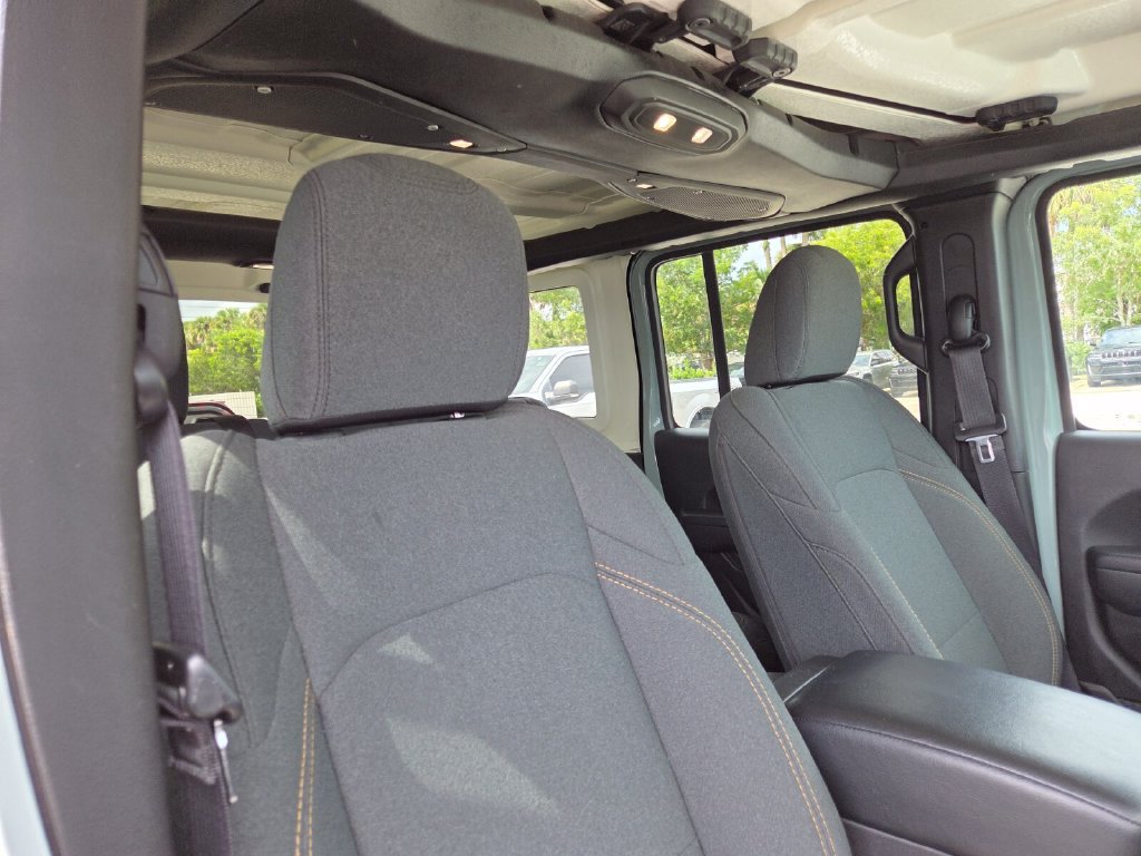 Used 2024 Jeep Wrangler Unlimited Sport AWD/4WD image 17