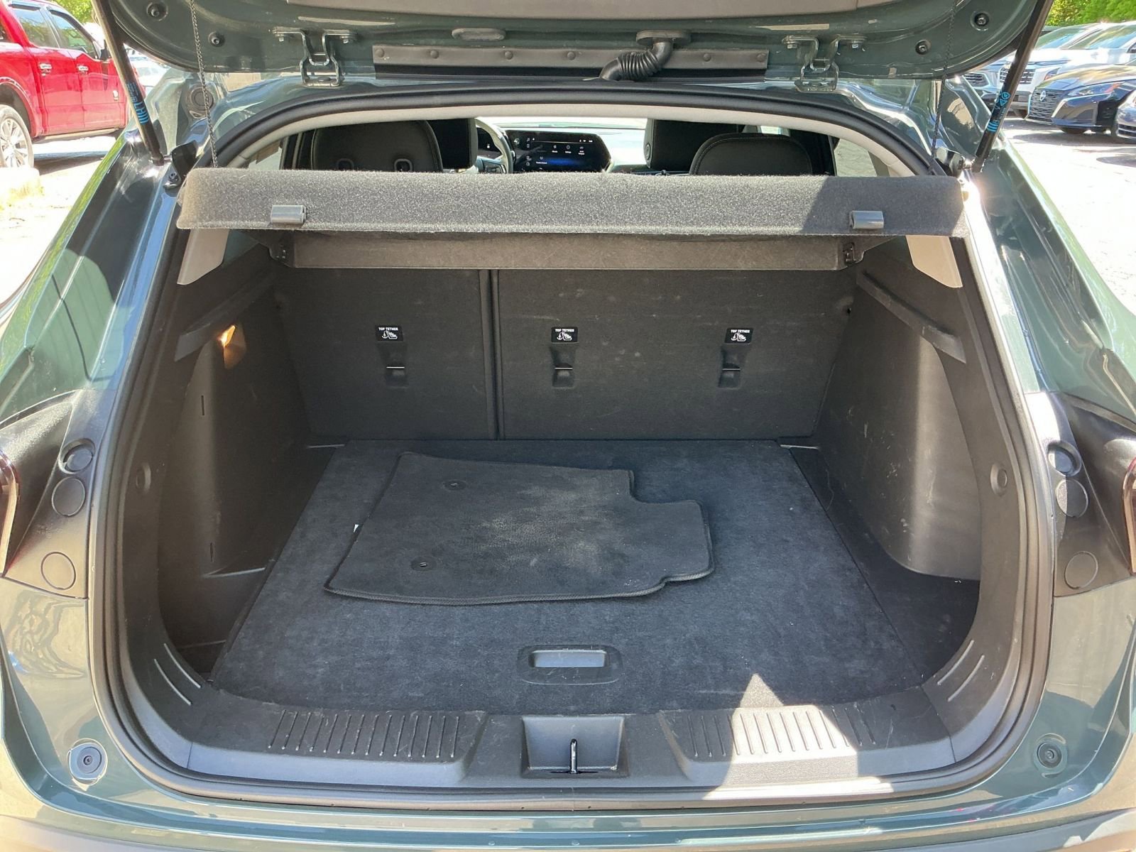 Used 2025 Chevrolet Trax LT FWD image 25