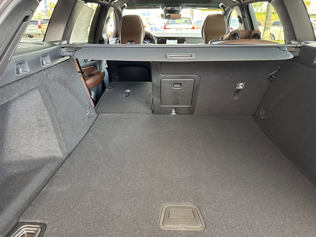 New 2026 Volvo V60 B5 Cross Country Plus w/ Climate Package image 14