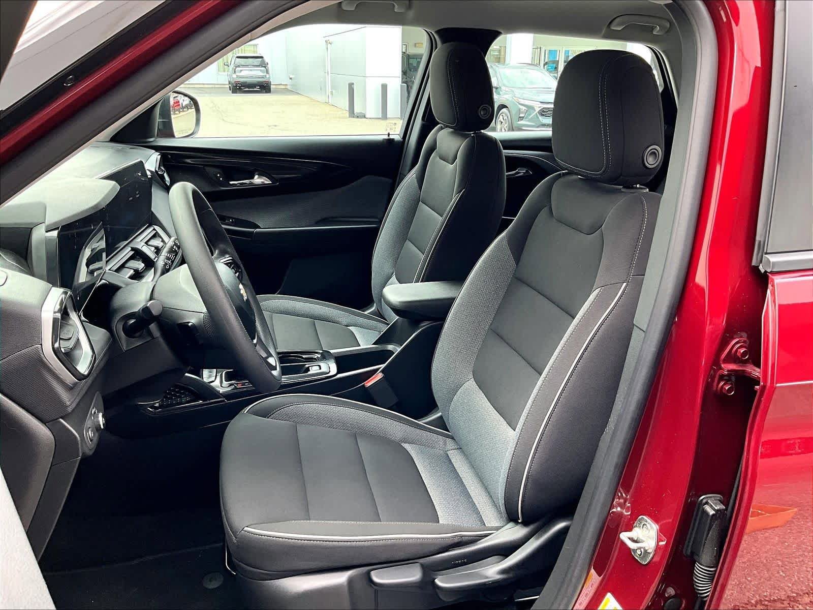 Used 2024 Chevrolet TrailBlazer LS image 10