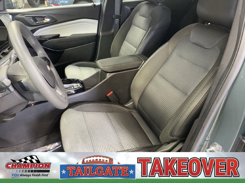 Certified 2025 Chevrolet Trax LT FWD image 26