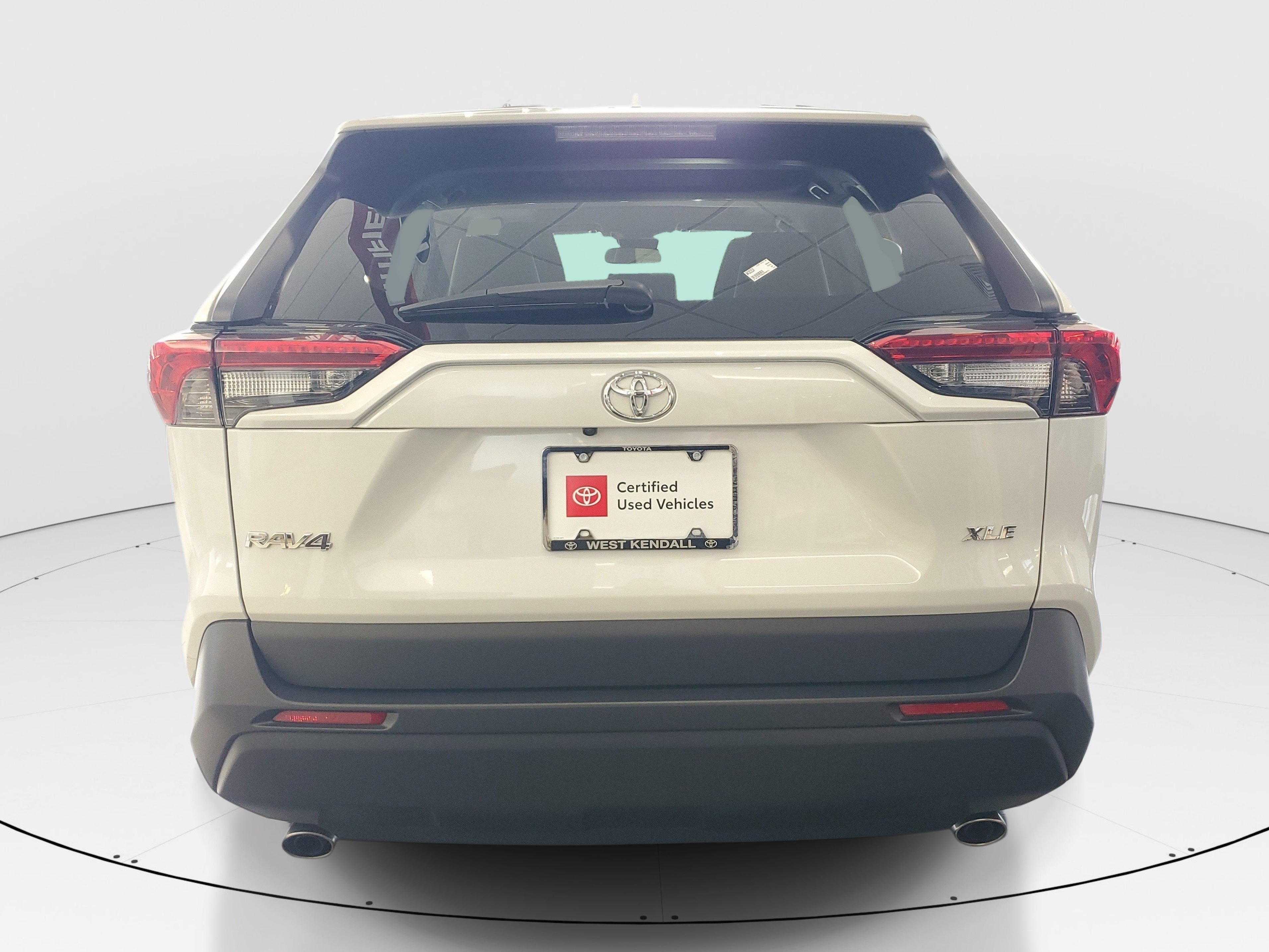 Used 2024 Toyota RAV4 XLE Premium FWD image 5