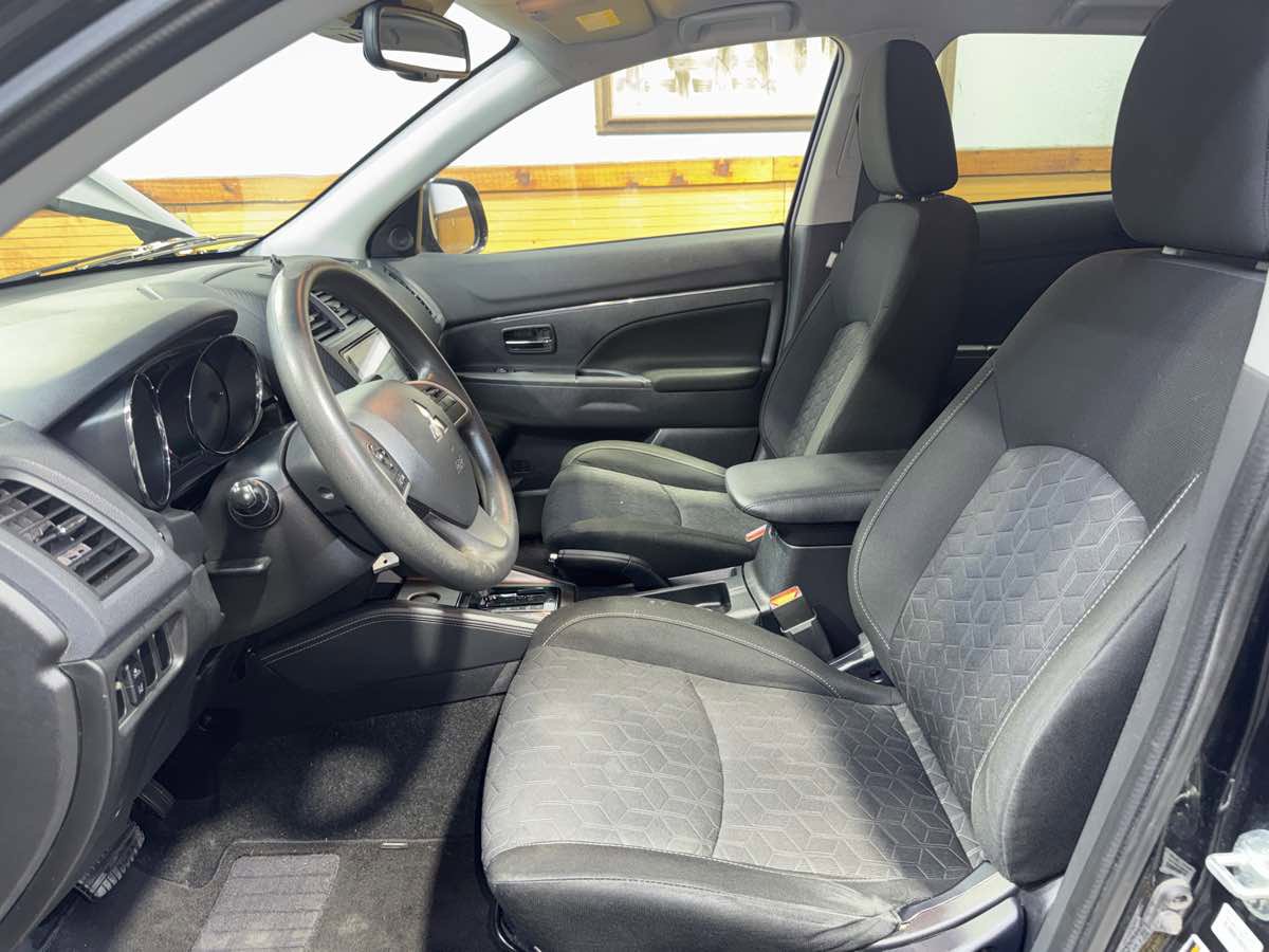 Used 2022 Mitsubishi Outlander Sport ES FWD image 16
