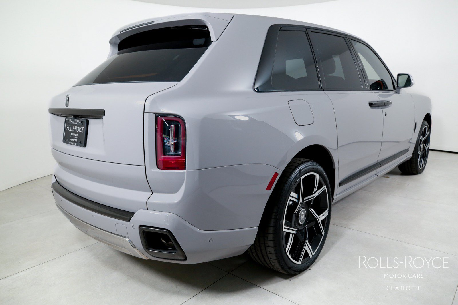 Used 2026 Rolls-Royce Cullinan Black Badge AWD/4WD image 2