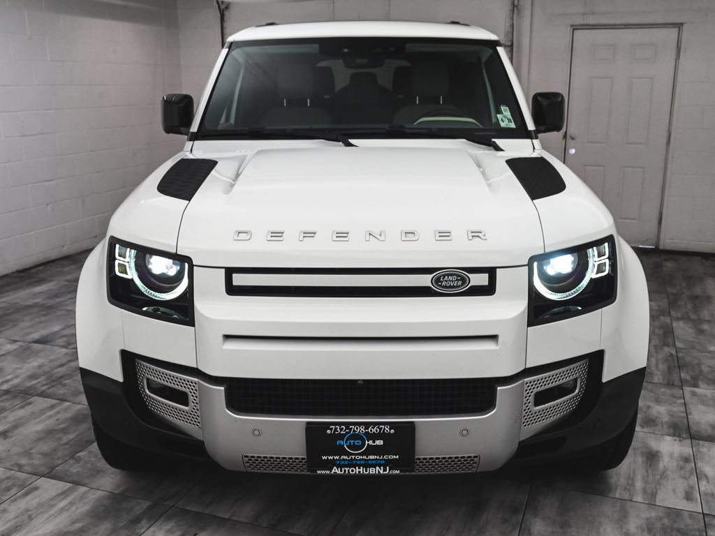 Used 2023 Land Rover Defender 130 SE AWD/4WD image 2
