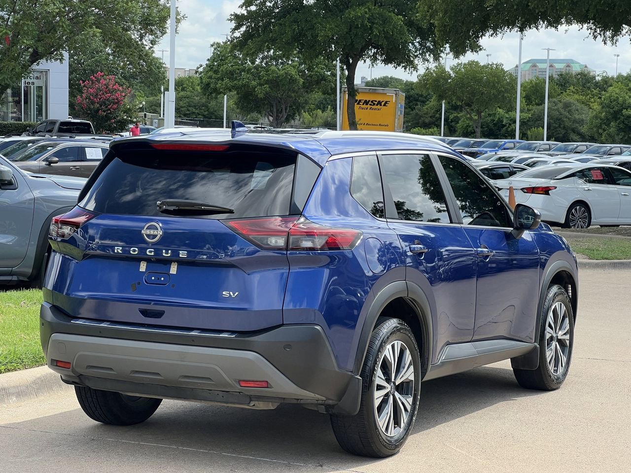 Used 2022 Nissan Rogue SV w/ SV Premium Package FWD image 4
