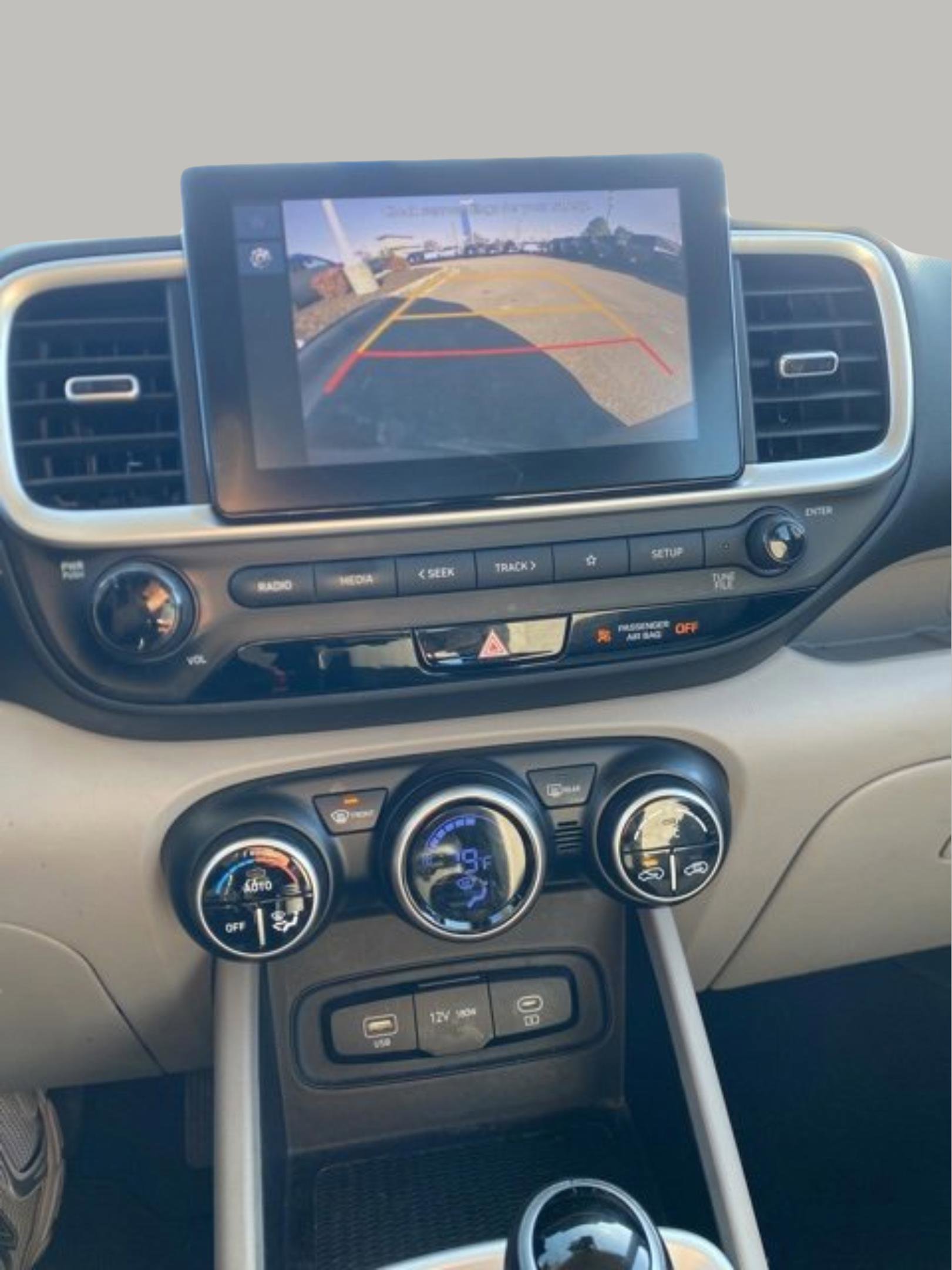 Used 2023 Hyundai Venue SEL image 20