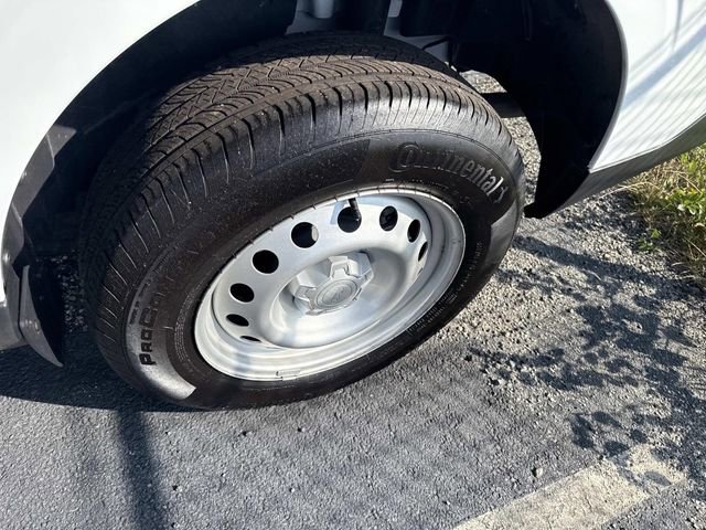 Used 2025 Ford Maverick XL w/ Equipment Group 102A image 13