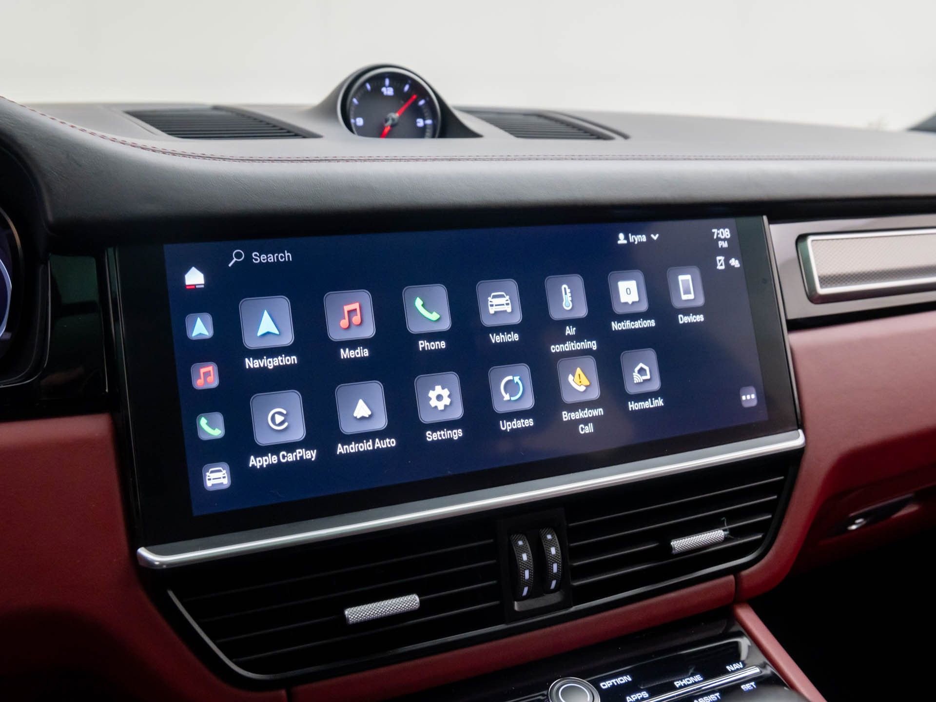 Certified 2023 Porsche Cayenne Platinum Edition image 23