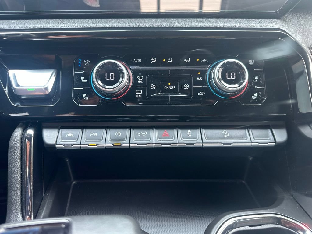 Certified 2023 GMC Sierra 1500 AT4 w/ Technology Package AWD/4WD image 5
