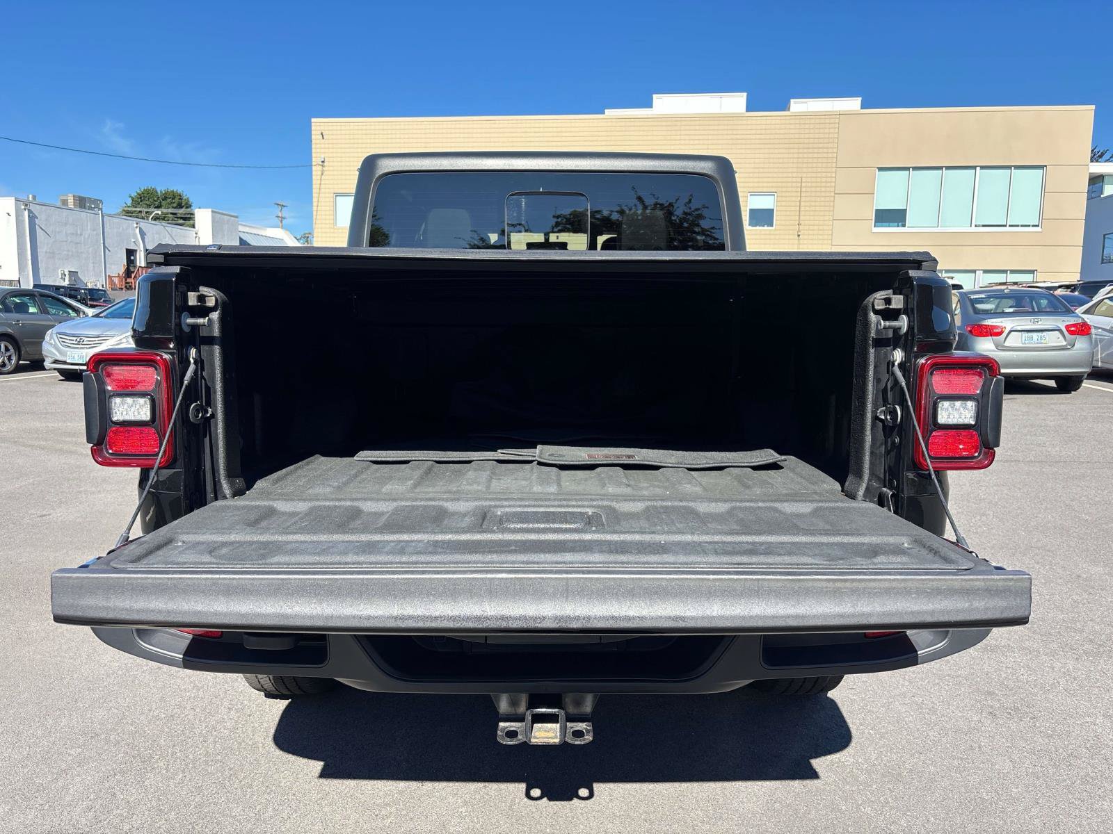 Used 2020 Jeep Gladiator Overland AWD/4WD image 10