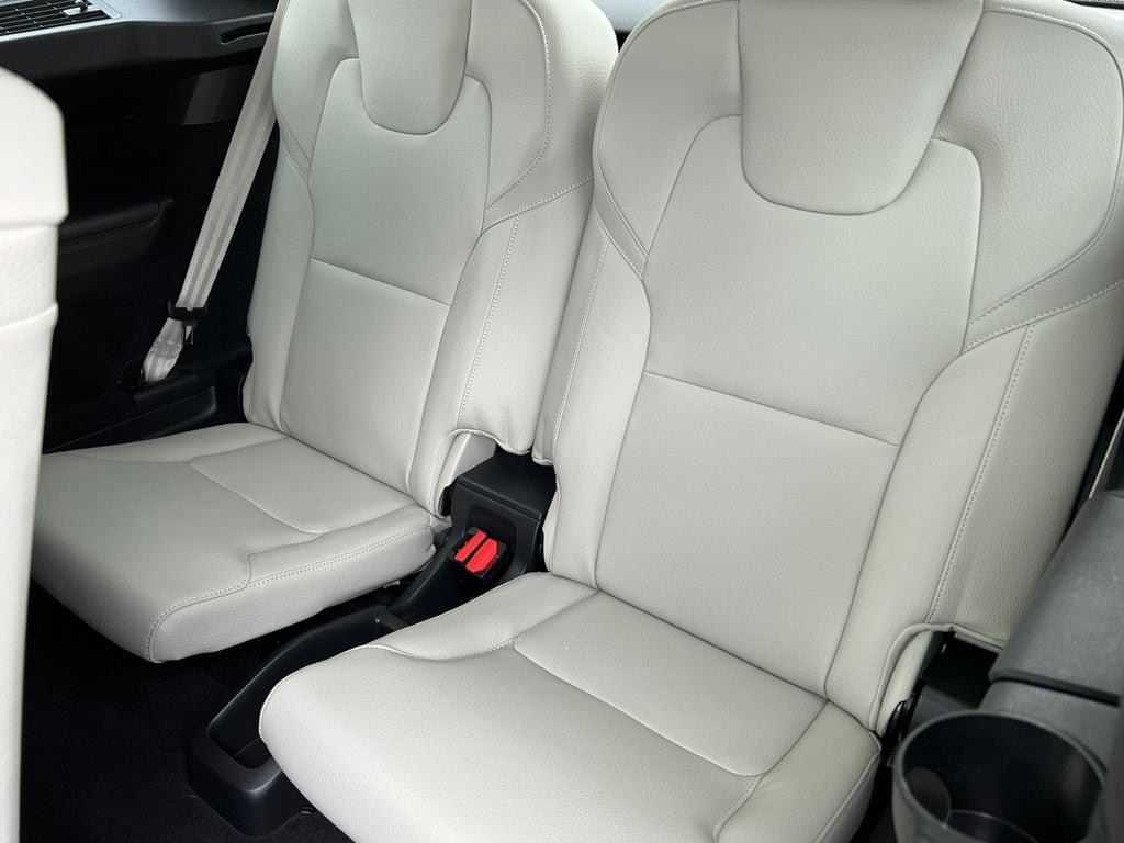 Used 2023 Volvo XC90 B6 Plus w/ Protection Package AWD/4WD image 9