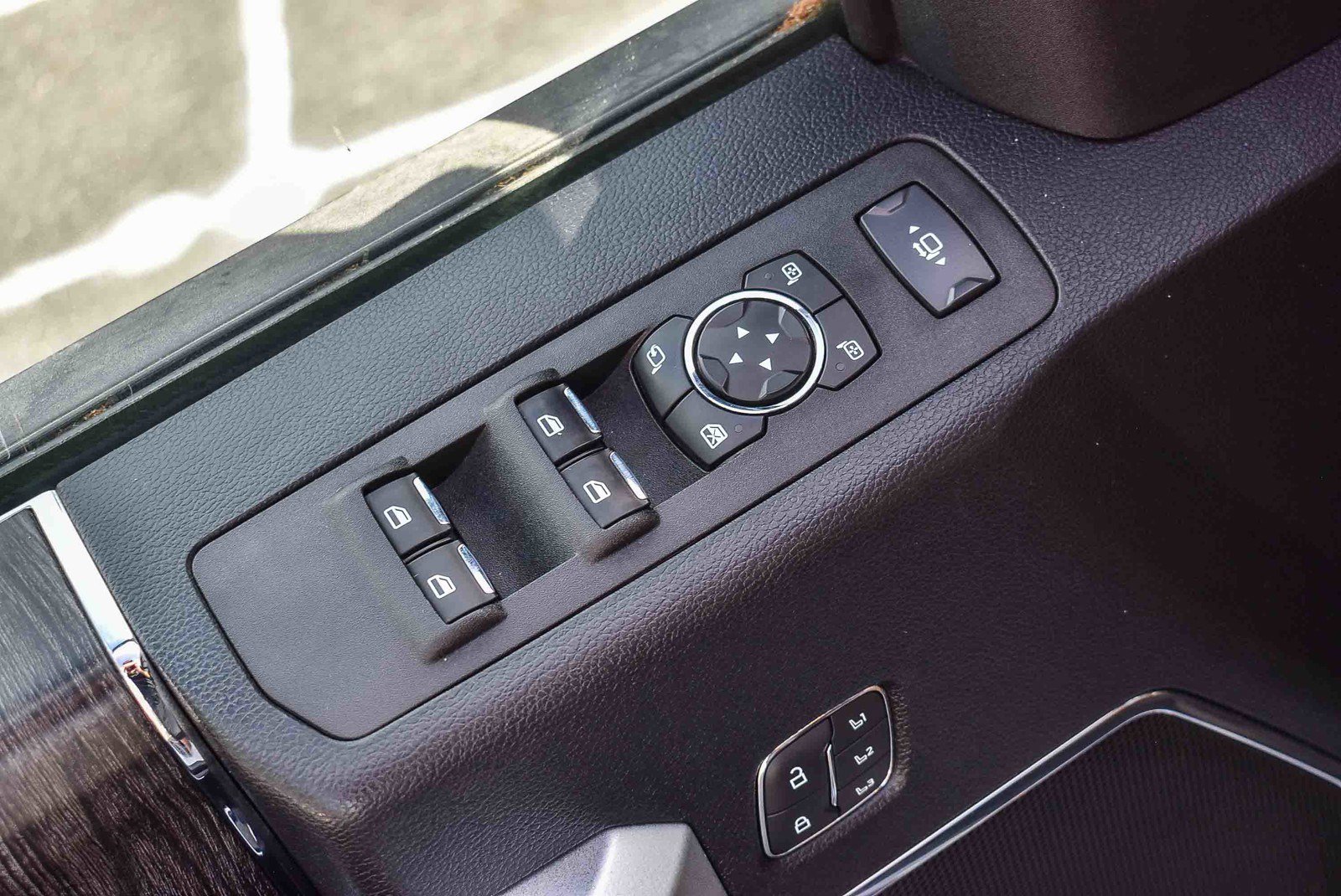 Used 2020 Ford F350 Lariat w/ Lariat Ultimate Package image 20