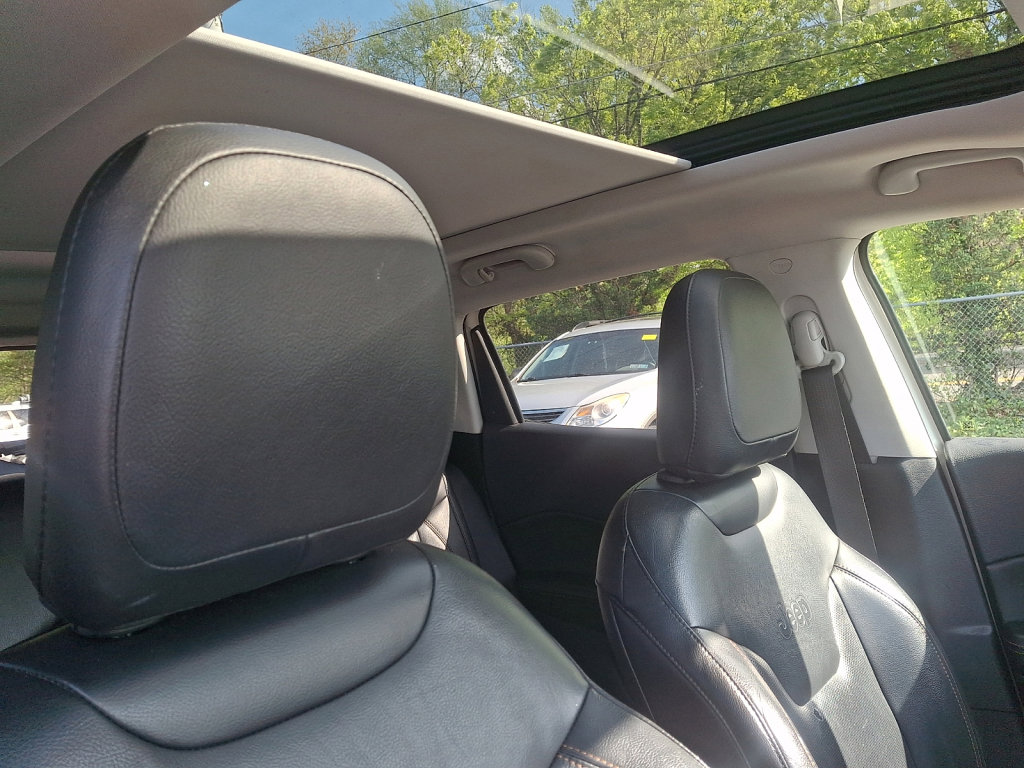 Used 2018 Jeep Compass Limited w/ Navigation Group AWD/4WD image 13