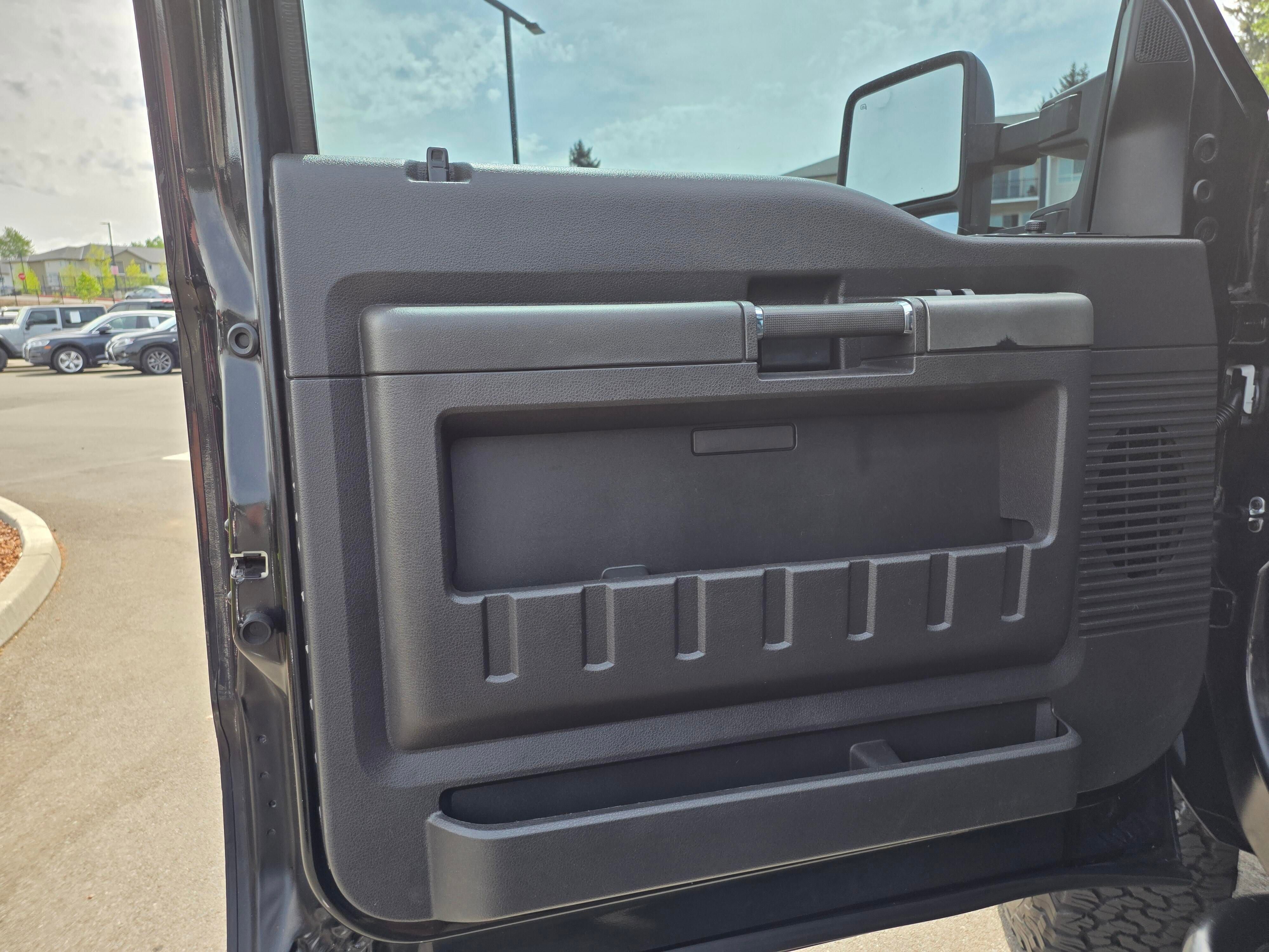 Used 2011 Ford F250 Lariat w/ FX4 4X4 Off-Road Pkg image 21