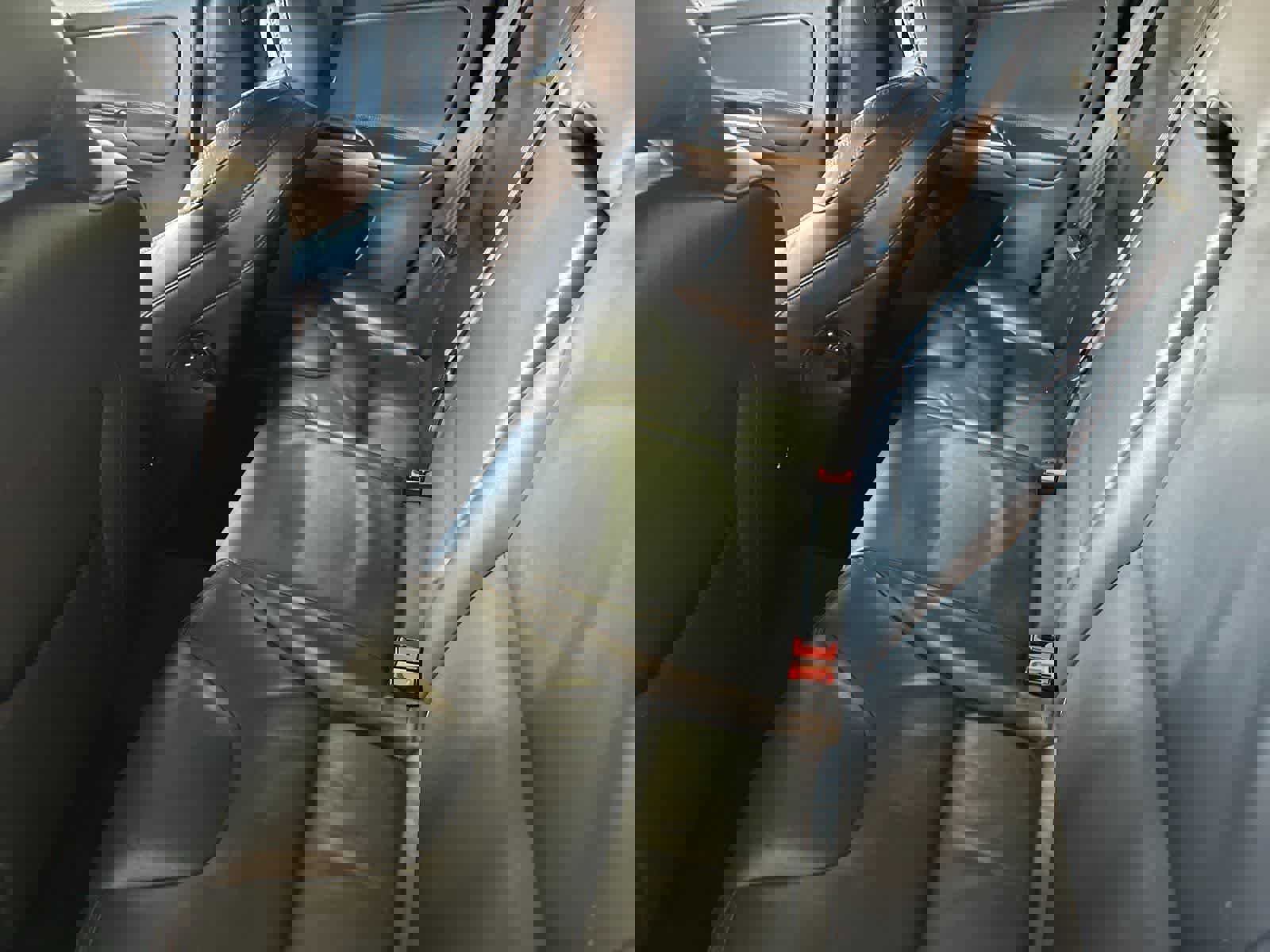 Used 2015 Volvo XC60 T6 Platinum image 5