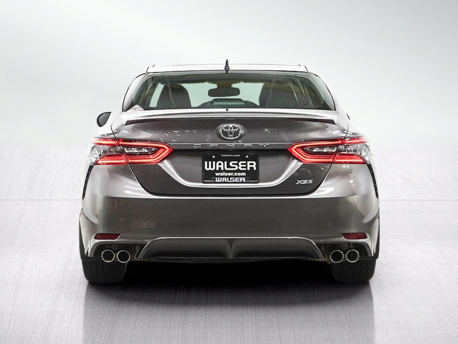 Used 2022 Toyota Camry XSE FWD image 4