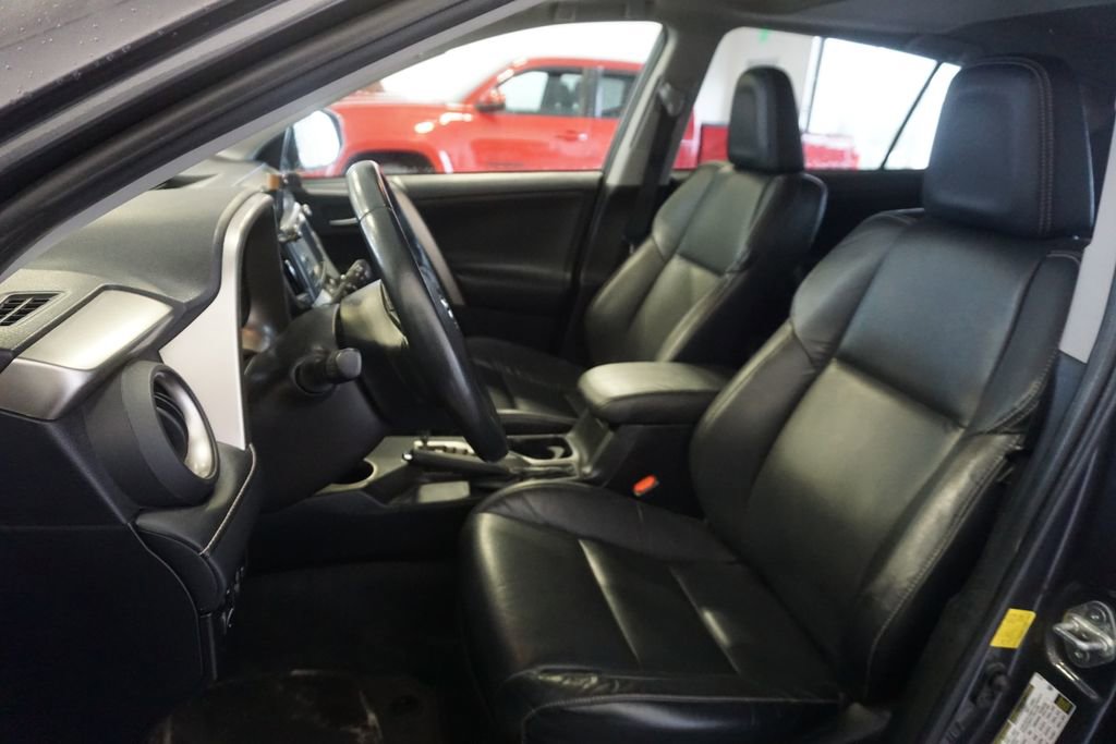 Used 2014 Toyota RAV4 Limited image 17