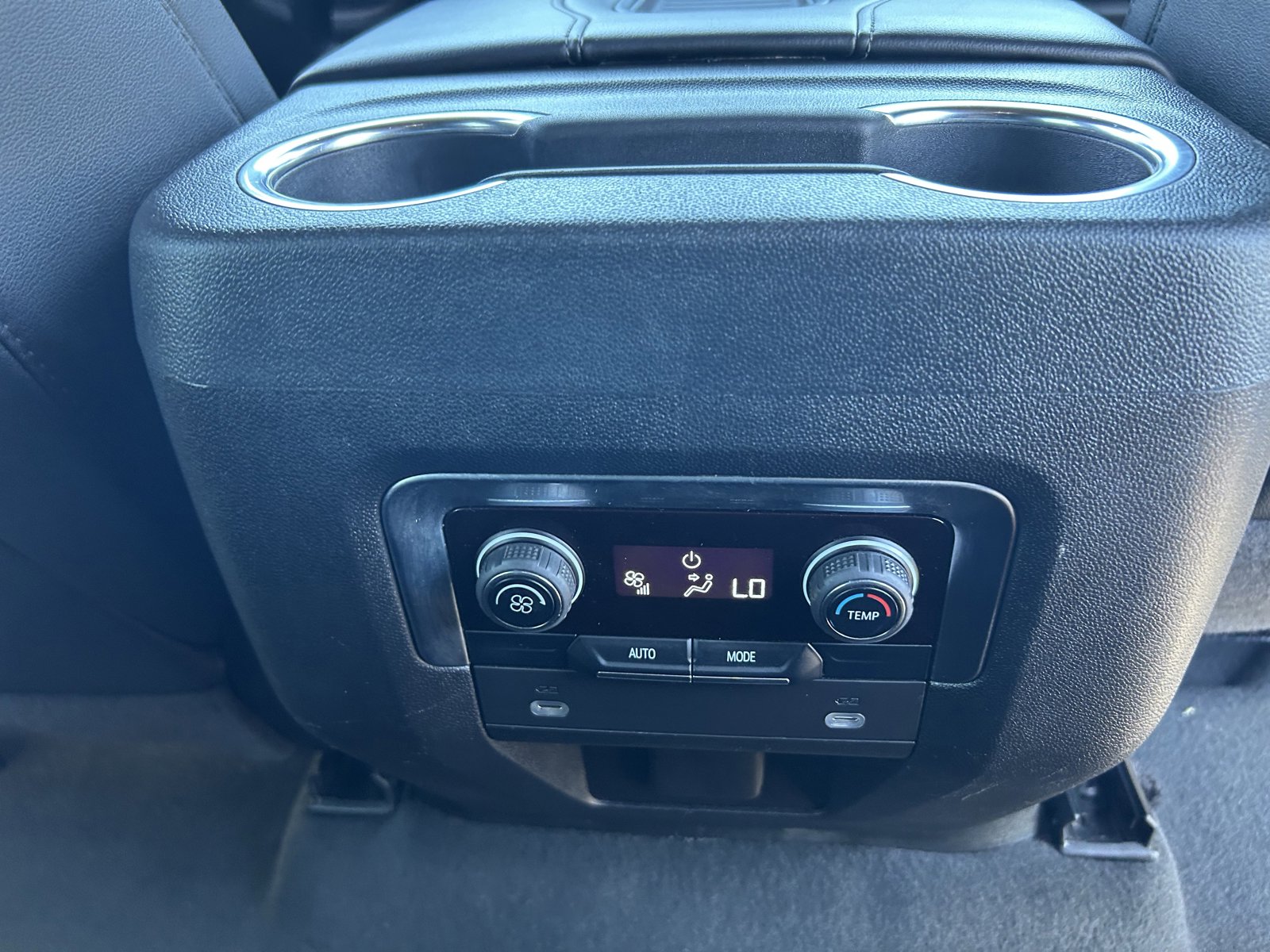 Certified 2024 Chevrolet Suburban LT image 15