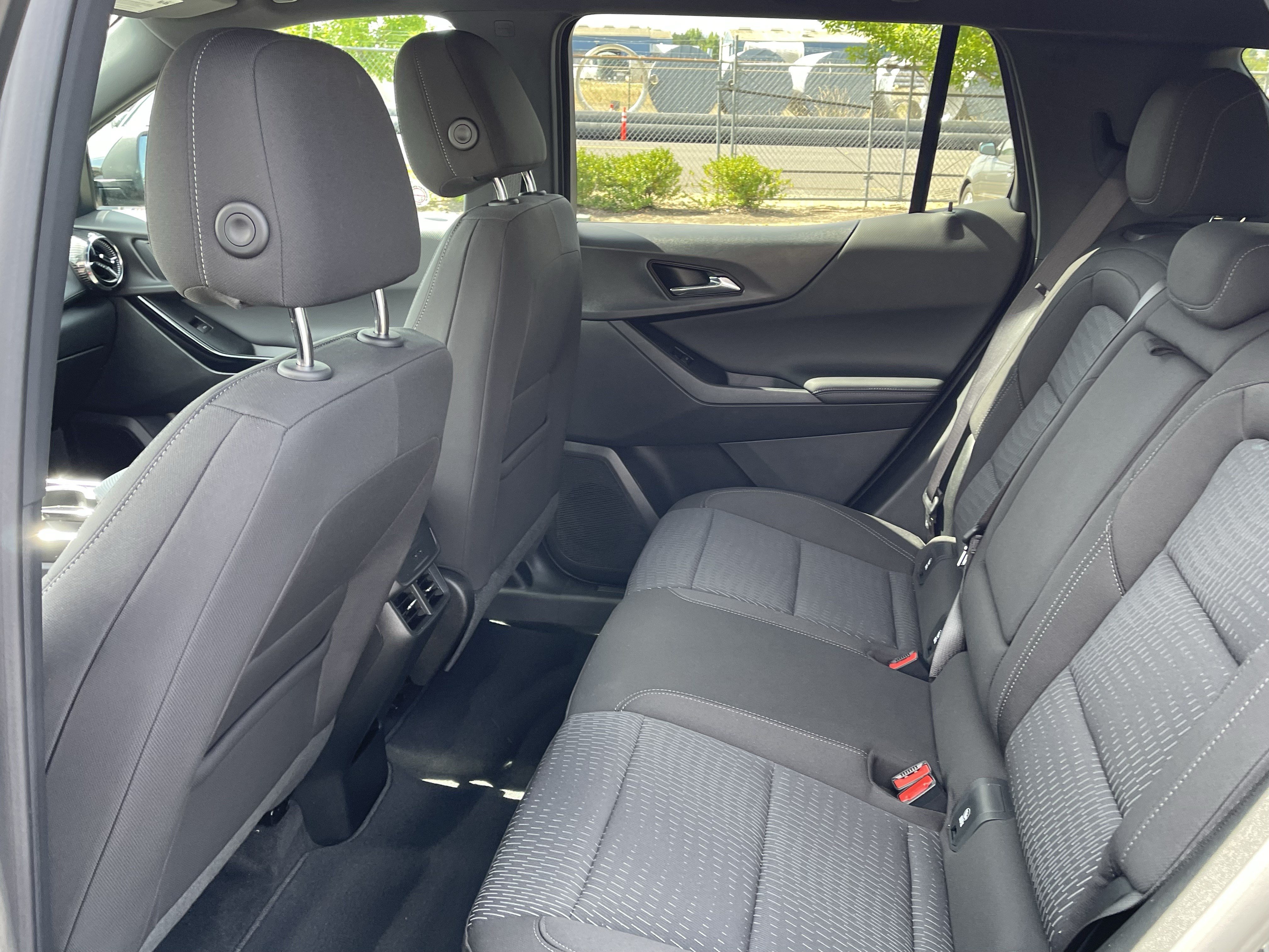 Used 2026 Chevrolet Equinox LT AWD/4WD image 11