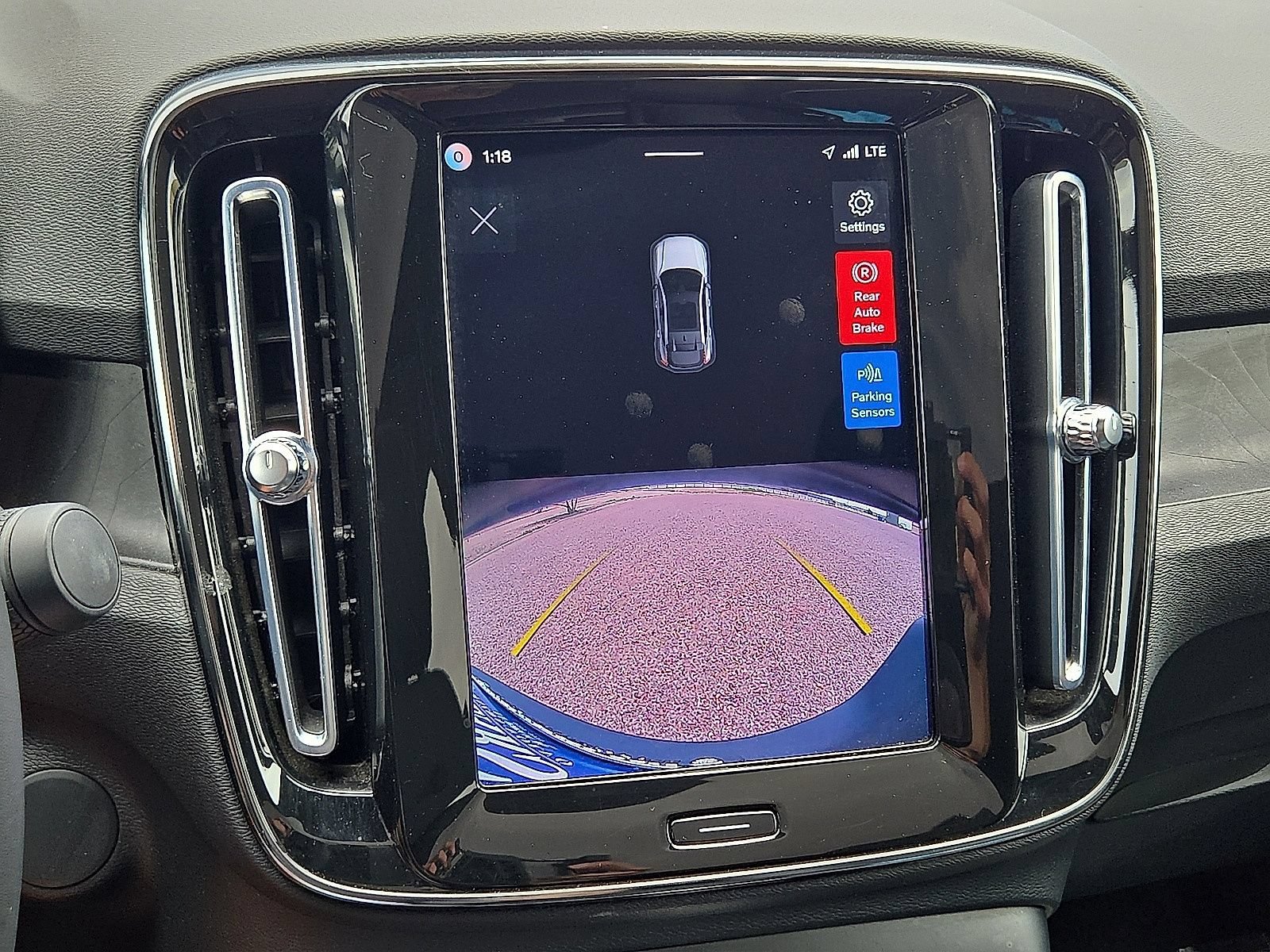 Certified 2023 Volvo C40 Recharge Core AWD/4WD image 27