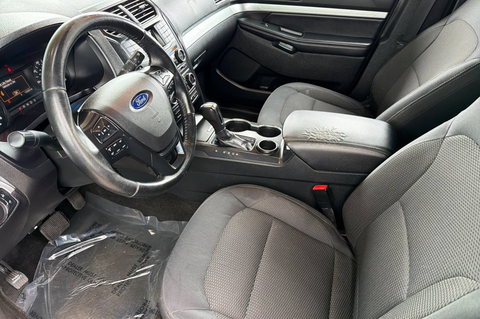 Used 2017 Ford Explorer XLT FWD image 12