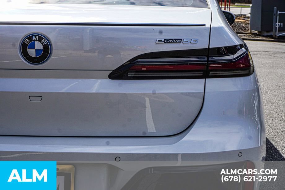 Used 2025 BMW i7 eDrive50 w/ M Sport Package RWD image 13