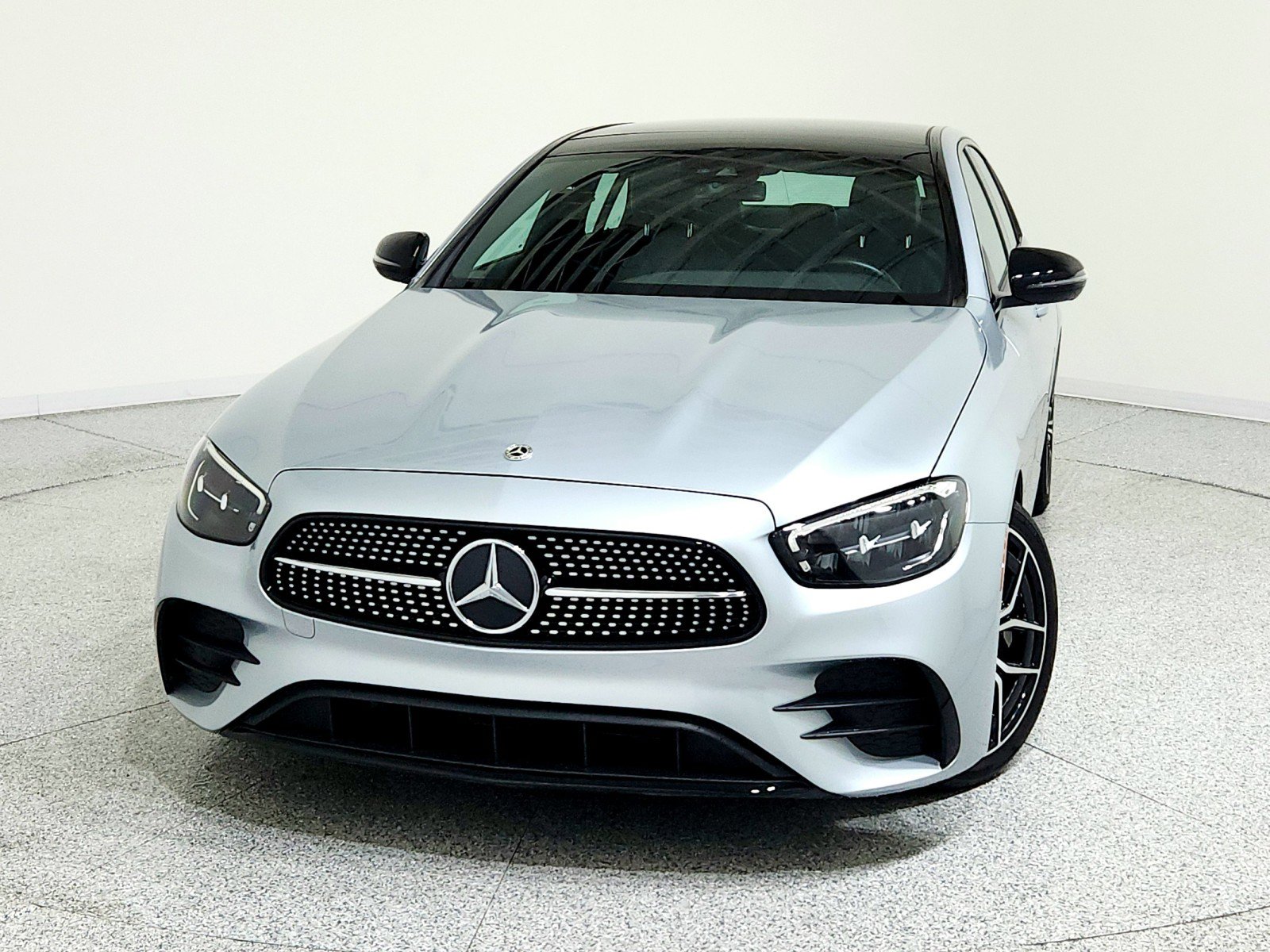 Used 2022 Mercedes-Benz E 350 E 350 w/ AMG Line Exterior image 5