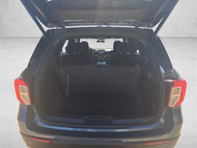 Used 2020 Ford Explorer XLT w/ Equipment Group 202A image 6