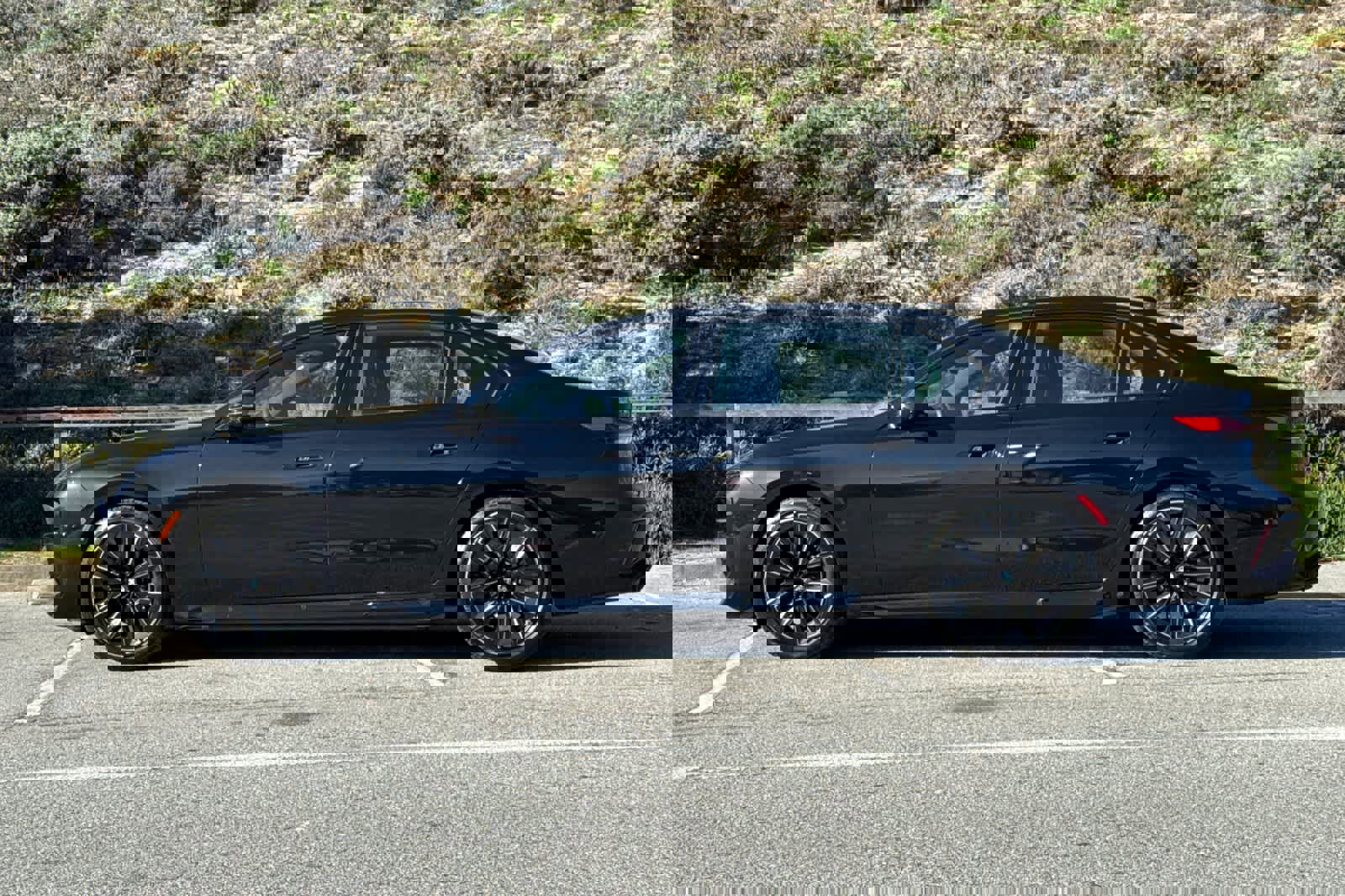 Certified 2023 BMW 760i xDrive w/ Executive Package image 9