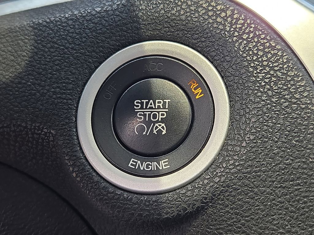 Used 2016 Chrysler 300 C image 24