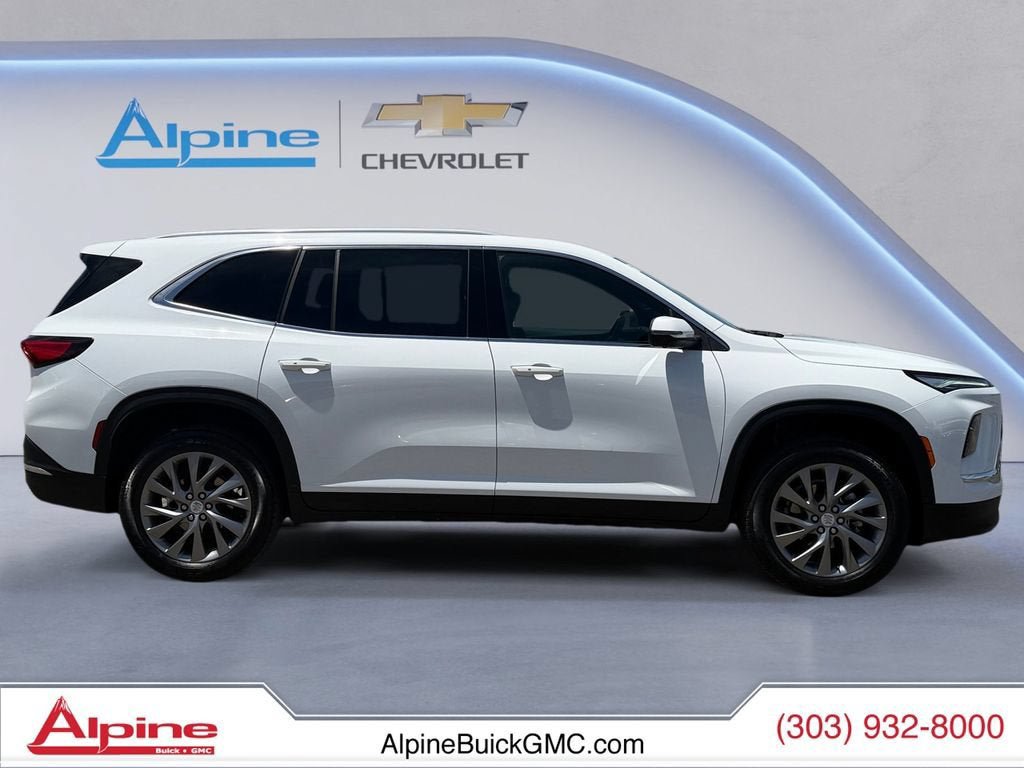 Used 2025 Buick Enclave Preferred AWD/4WD image 6