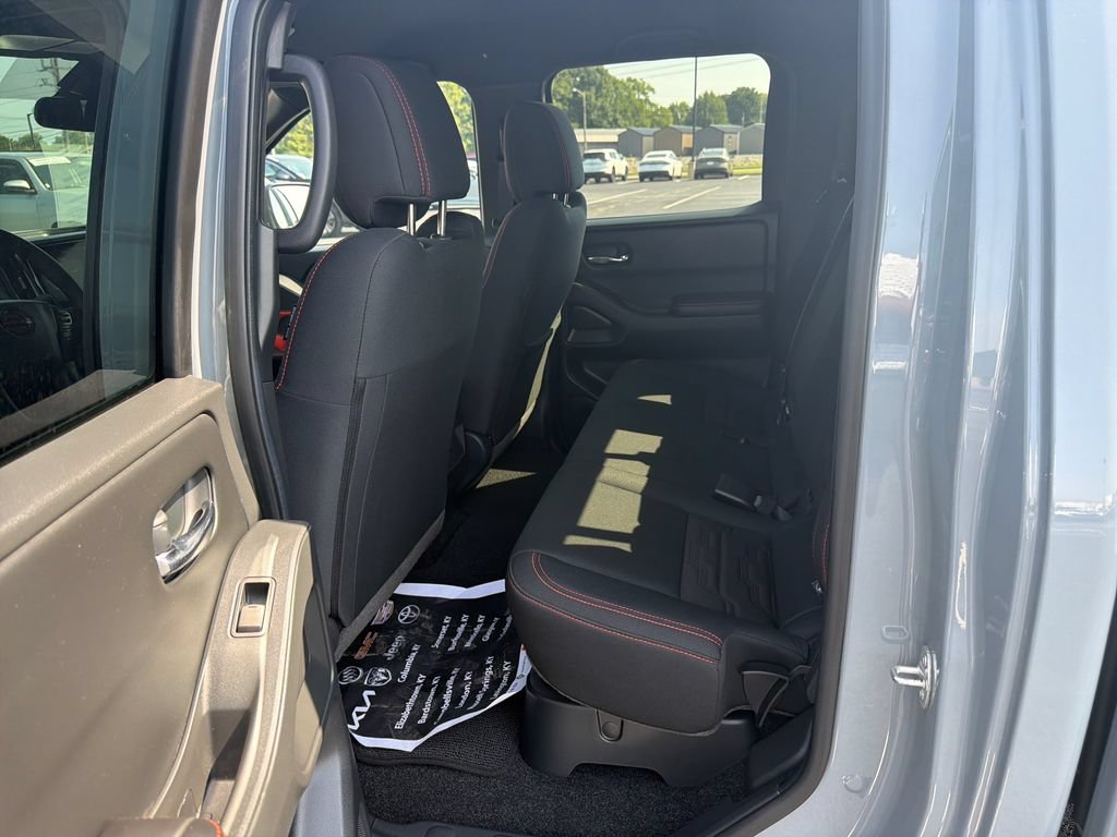 Used 2025 Nissan Frontier PRO-4X AWD/4WD image 15