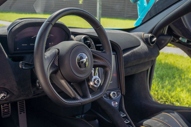 Used 2022 McLaren 720S Spider RWD image 24