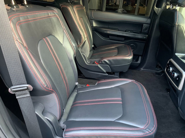 Used 2023 Ford Expedition Limited image 15