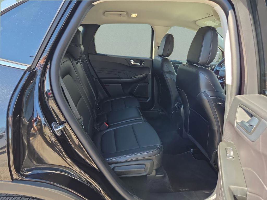 Used 2022 Ford Escape Titanium image 26